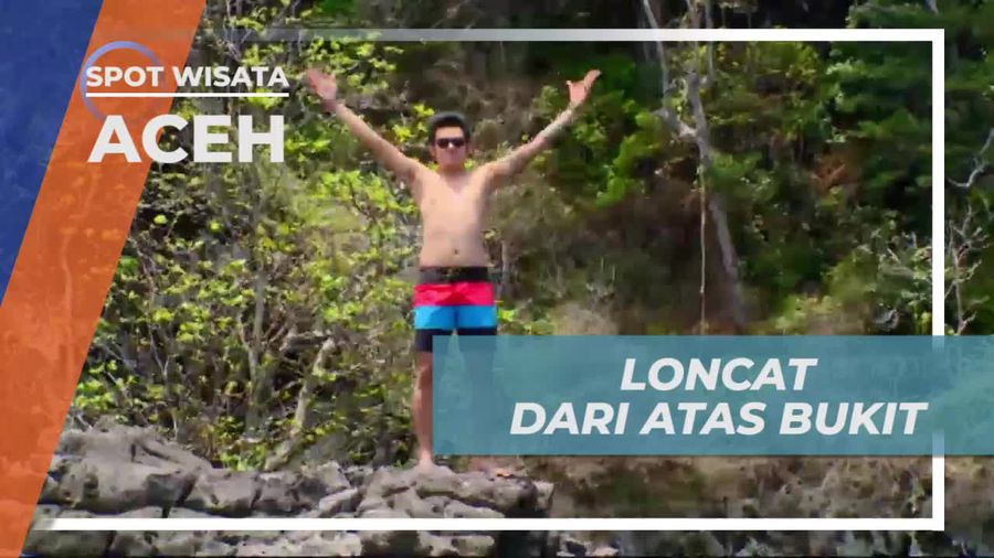 Melompat Seru Dari Atas Bukit Goa Sarang Aceh