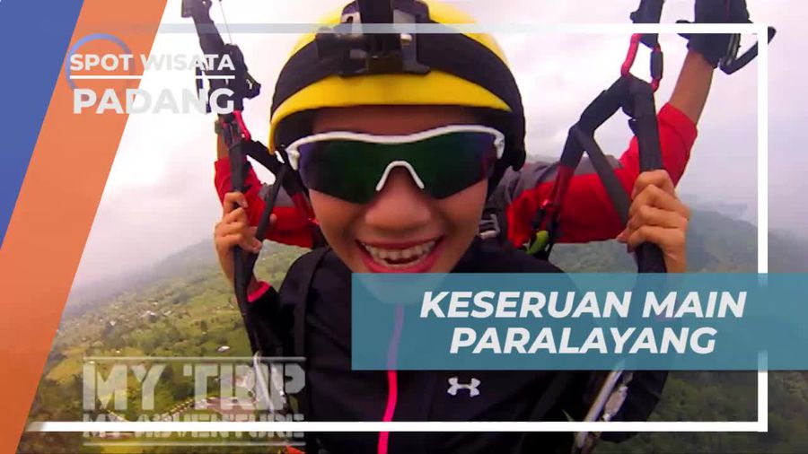 Menikmati Keindahan Danau Maninjau Dengan Paralayang, Padang