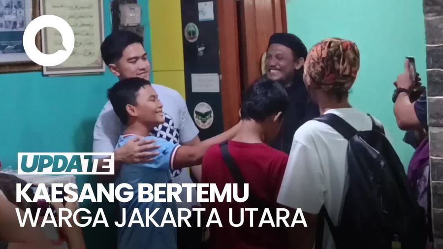 Momen Kaesang Salat Jumat dan Makan Siang Bareng Warga di Jakut