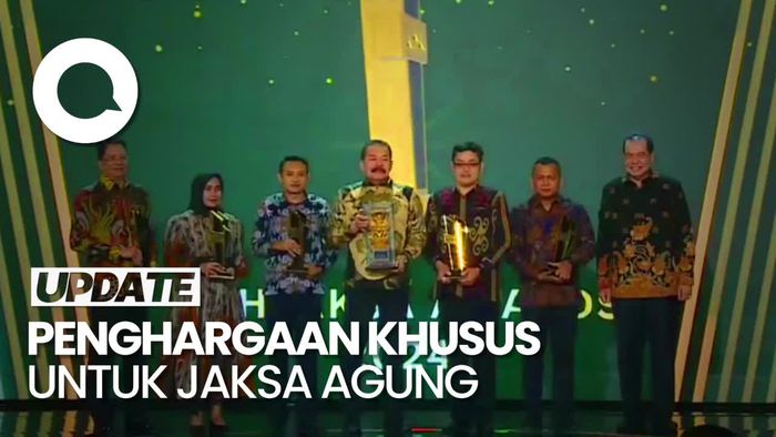 CT Serahkan Penghargaan Khusus untuk Jaksa Agung ST Burhanuddin