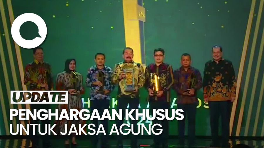 CT Serahkan Penghargaan Khusus untuk Jaksa Agung ST Burhanuddin