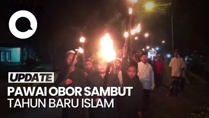 Sambut Tahun Baru Islam, Santri di Lumajang Gelar Pawai Obor