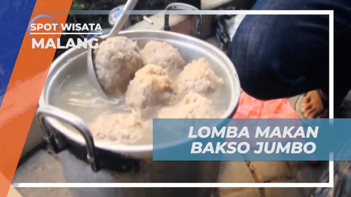 Kemeriahan Lomba Adu Cepat Makan Bakso Berukuran Jumbo, Malang