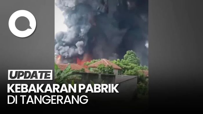 Pabrik Makaroni di Tangerang Terbakar, Asap Membubung Tinggi