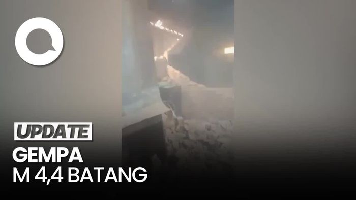 Penampakan Sejumlah Bangunan Rusak Imbas Gempa M 4,4 di Batang