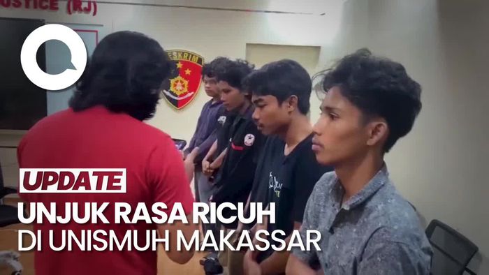 Pedemo Banting Polisi di Depan Unismuh Makassar, 8 Orang Ditangkap