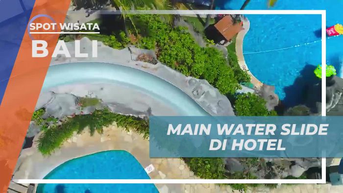 Mencoba Bermain Water Slide Sepanjang 30 Meter di Penginapan Bali