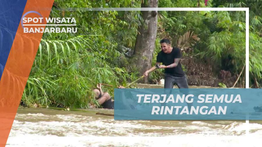 Menerjang Berbagai Rintangan Ketika Naik Rakit Bambu, Banjarbaru