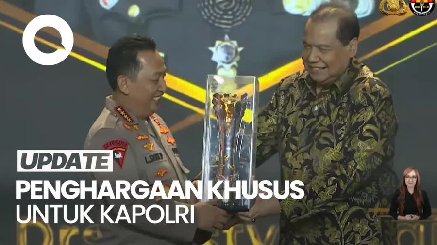 Tokoh Transformasi Pelayanan Publik dan Lukisan Hoegeng untuk Kapolri