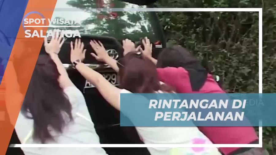 Mobil Terselip, Rintangan di Perjalanan Menuju Desa Pengrajin Bambu Salatiga