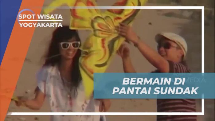 Bermain Layang-layang di Pantai Sundak Yogyakarta