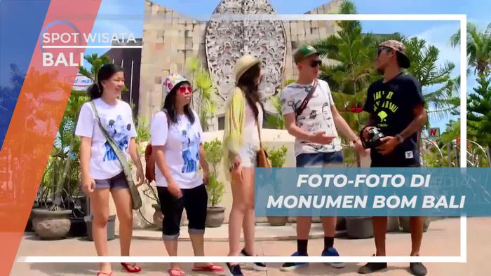 Berfoto Saat Mengunjungi Monumen Bom Bali Yang Bersejarah