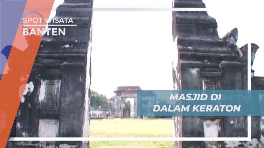 Pintu Gerbang Kental Dengan Budaya Hindu di Masjid Keraton Kaibon Banten