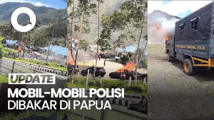 Penampakan Mobil Polisi Dibakar Massa di Puncak Jaya Papua