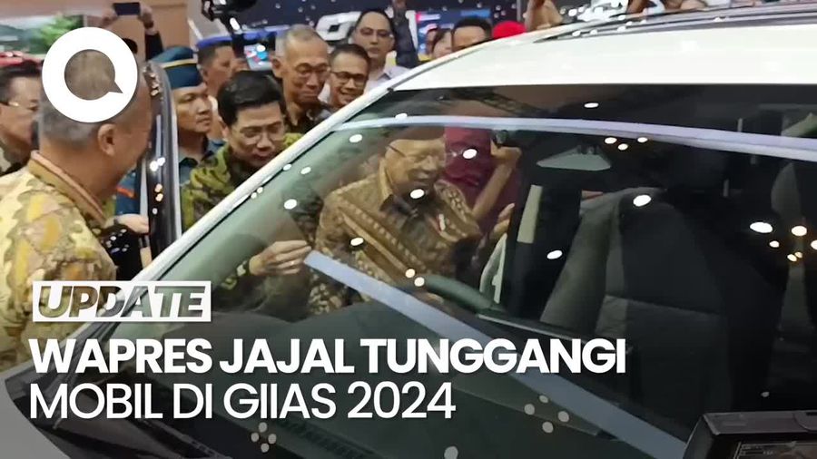 Momen Maruf Amin Tunggangi Toyota Innova Zenix di GIIAS 2024