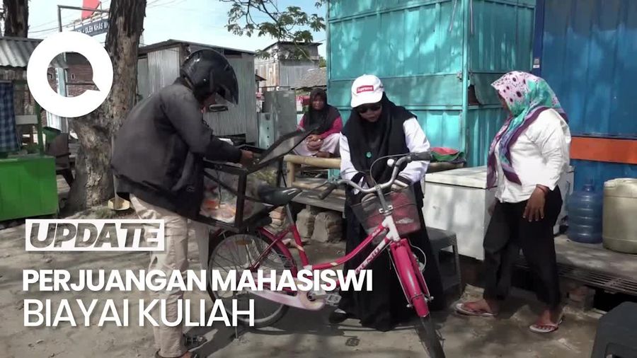 Mahasiswi Majene Bersepeda Belasan Km Jualan Buah Demi Jadi Sarjana