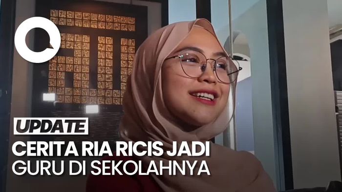 Ria Ricis Jadi Guru di Sekolah yang Dibangunnya