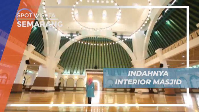 Keindahan Interior Masjid Agung Jawa Tengah Dengan 99 Buah Lampu Menghiasi Ruang Utama, Semarang