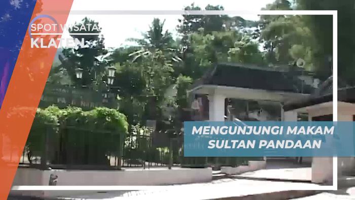 Menaiki 250 Anak Tangga Untuk Ziarah Makam Sunan Pandanaran Klaten
