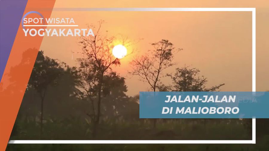 Menyusuri Jalan Malioboro di Suasana Malam Yogyakarta 