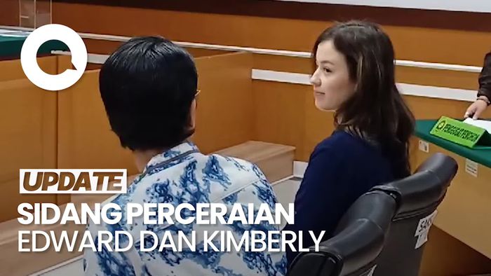 Momen Kimberly Ryder dan Edward Akbar Saling Senyum-Sapa di Sidang