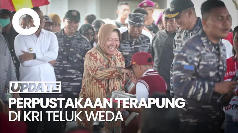 Mensos Risma Resmikan Perpustakaan Terapung di Kapal Perang