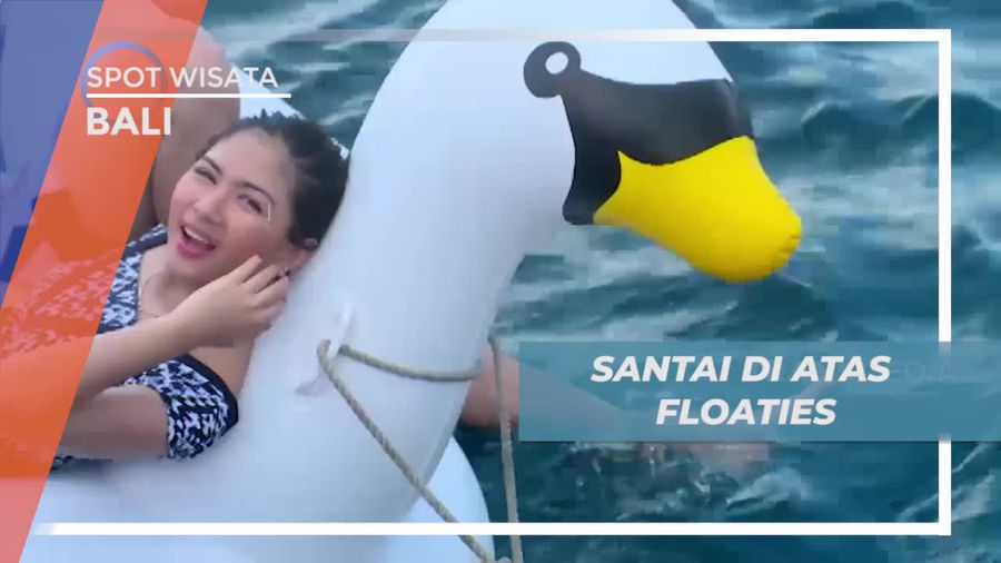 Bersantai Sejenak Menikmati Pemandangan Laut Biru Bali