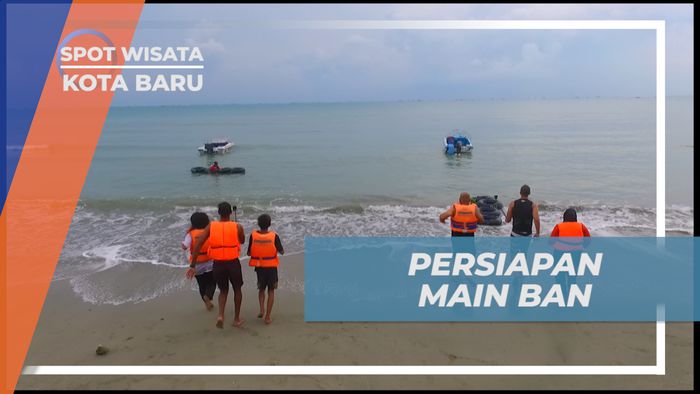 Berbagi Keseruan, Bermain Tubing di Pantai Gedambaan, Kota Baru 