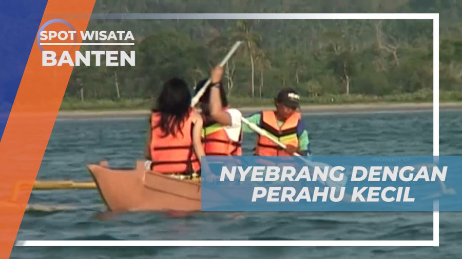 Sensasi Mendayung Jukung Menuju Pulau Umang, Banten