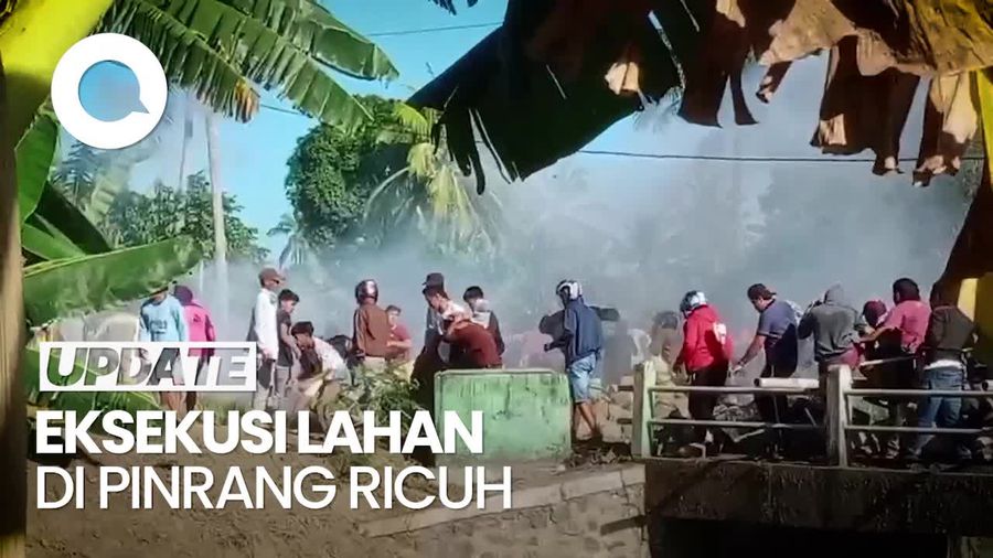 Ricuh Penolakan Eksekusi Lahan di Pinrang, Emak-emak Adang Jalan
