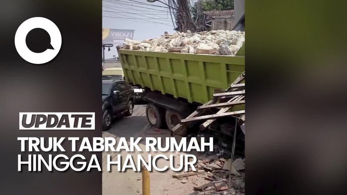 Penampakan Rumah Hancur Akibat Tertabrak Truk Bermuatan Batu di Bogor