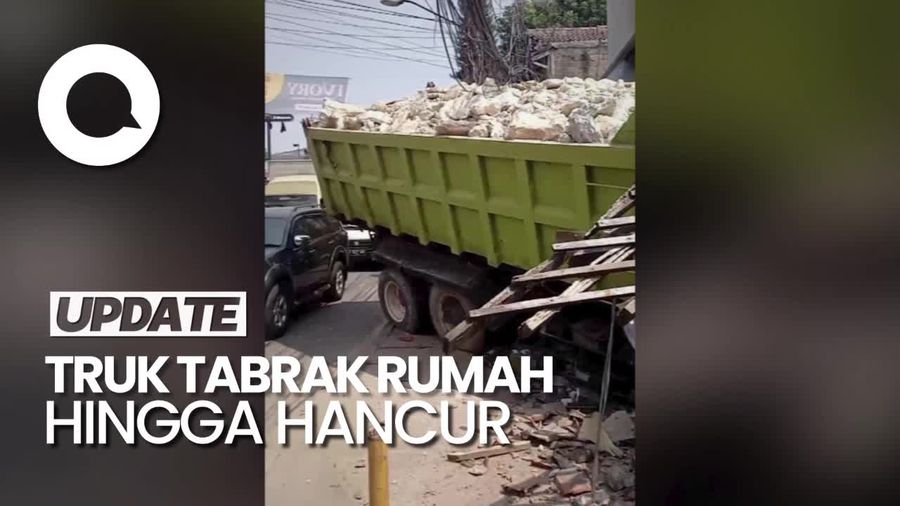 Penampakan Rumah Hancur Akibat Tertabrak Truk Bermuatan Batu di Bogor