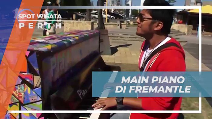 Memainkan Piano Merdu di Fremantle Perth Australia