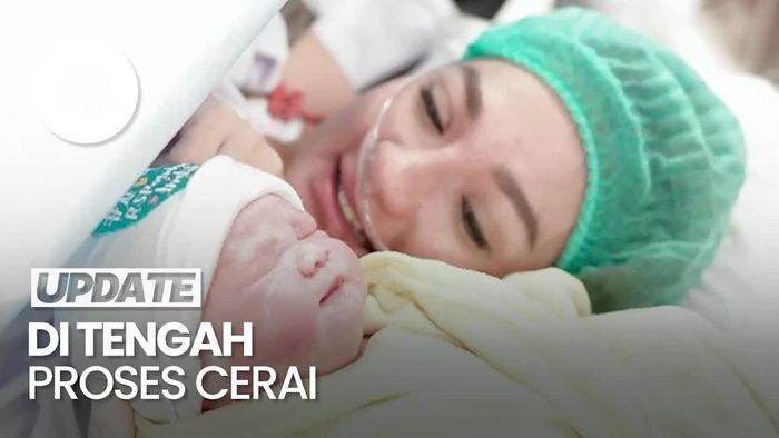 Potret Tengku Dewi Melahirkan Dihadiri Andrew Andika