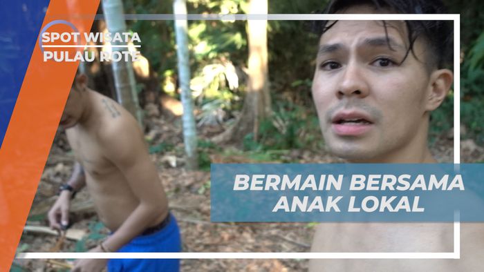 Berbagi Keseruan Bermain dengan Anak-anak di Pinggir Kolam Oemau, Rote, Nus Tenggara Timur