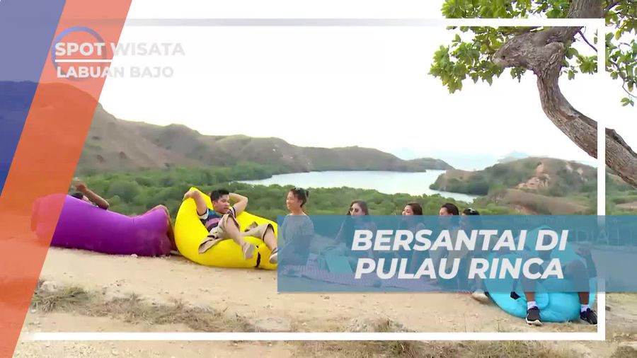 Menikmati Panorama Indah Alam Pulau Rinca Dari Atas Bukit, Labuan Bajo
