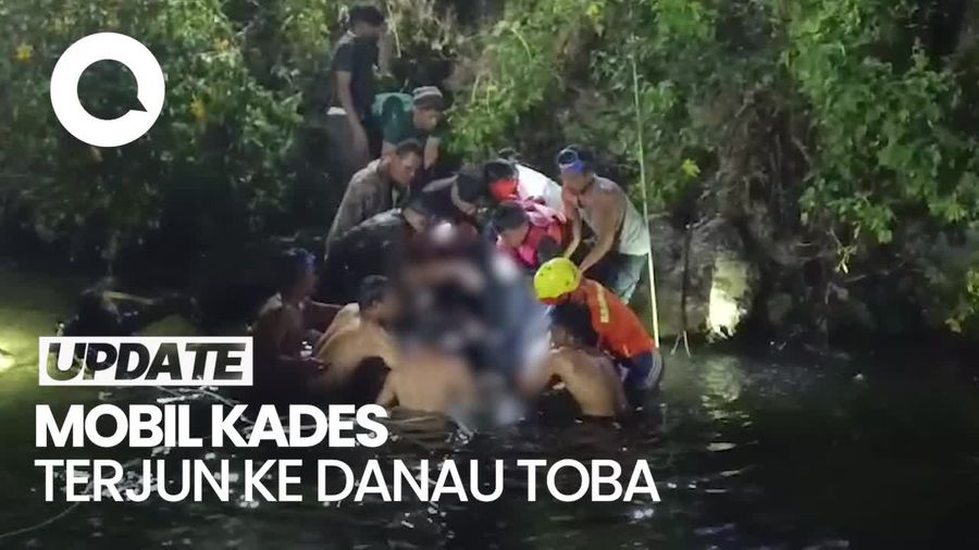 Momen Dramatis Evakuasi Kades yang Mobilnya Terjun ke Danau Toba