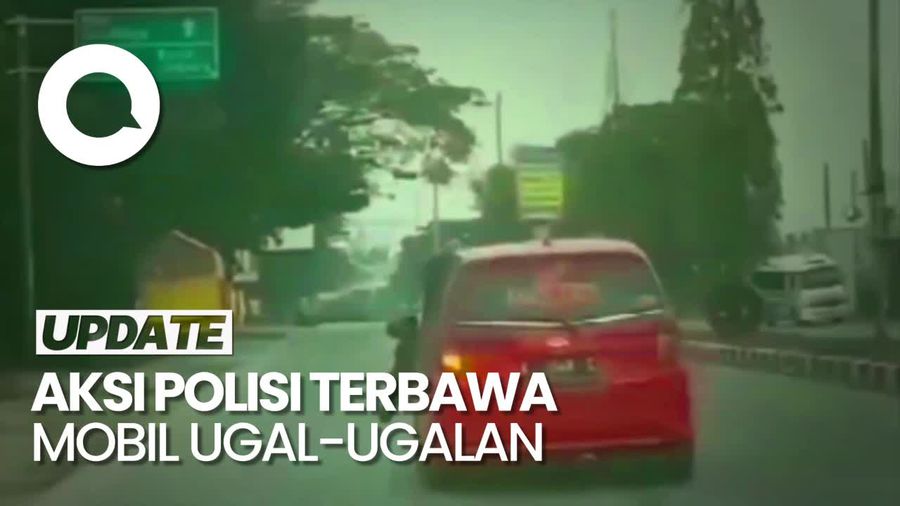 Heboh Polisi Kejar Pemobil Ugal-ugalan, Terbawa Nyangkut di Atas Kap