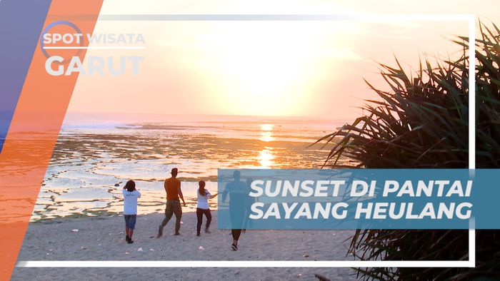 Menikmati Indahnya Sinar Sunset di Tepi Pantai Sayang Heulang, Garut