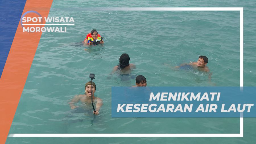 Seru-seruan Menikmati Segarnya Air Laut di Samping Dermaga, Morowali