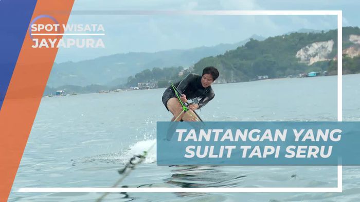 Tantangan Seru Berdiri di Atas Papan yang Ditarik Speedboat, Jayapura