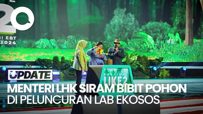 Peluncuran Lab Ekosos di Festival LIKE 2, Menteri LHK Siram Bibit Pohon
