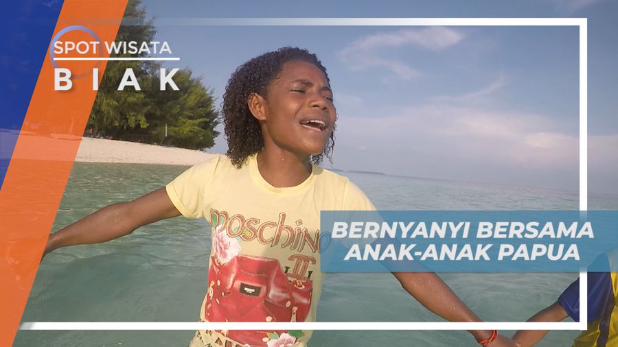 Berbagi Keseruan, Berdendang Ria di Pantai Pulau Sambersari, Biak