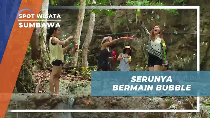 Seru-seruan Bermain Bubble di Air Terjun Dwi Mbai Sumbawa