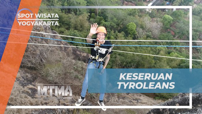 Menikmati Keseruan Menyeberangi Dua Bukit Batu dengan Teknik Tyroleans, Yogyakarta