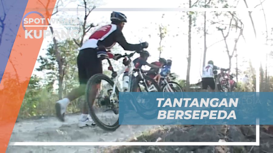 Melintasi Jalan Terjal Menanjak Menuju Puncak Bukit, Kupang