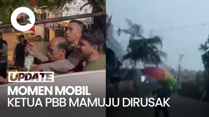 Detik-detik Mobil Ketua PBB Mamuju Dirusak Pakai Parang saat Lalui Banjir