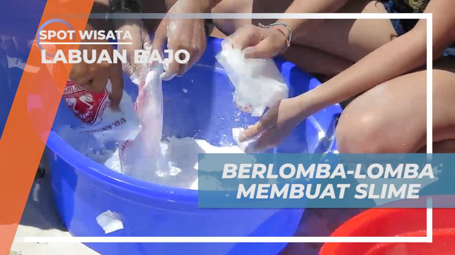 Seru-seruan Membuat Adonan Slime di Tepi Pantai Pulau Kanawa, Labuan Bajo