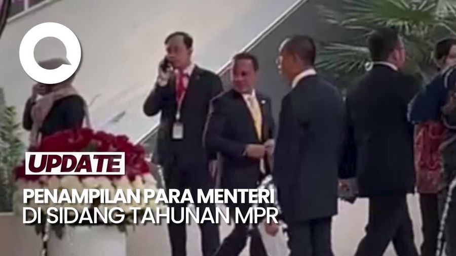 Gaya Bahlil Lahadalia Hadiri Sidang Tahunan MPR Pakai Dasi Kuning