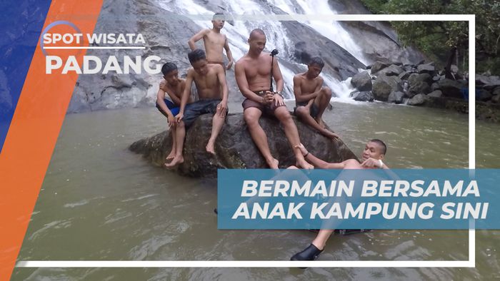 Berbagi Keseruan Habiskan Waktu Bareng Akamsi di Air Terjun Bayang Sani, Padang